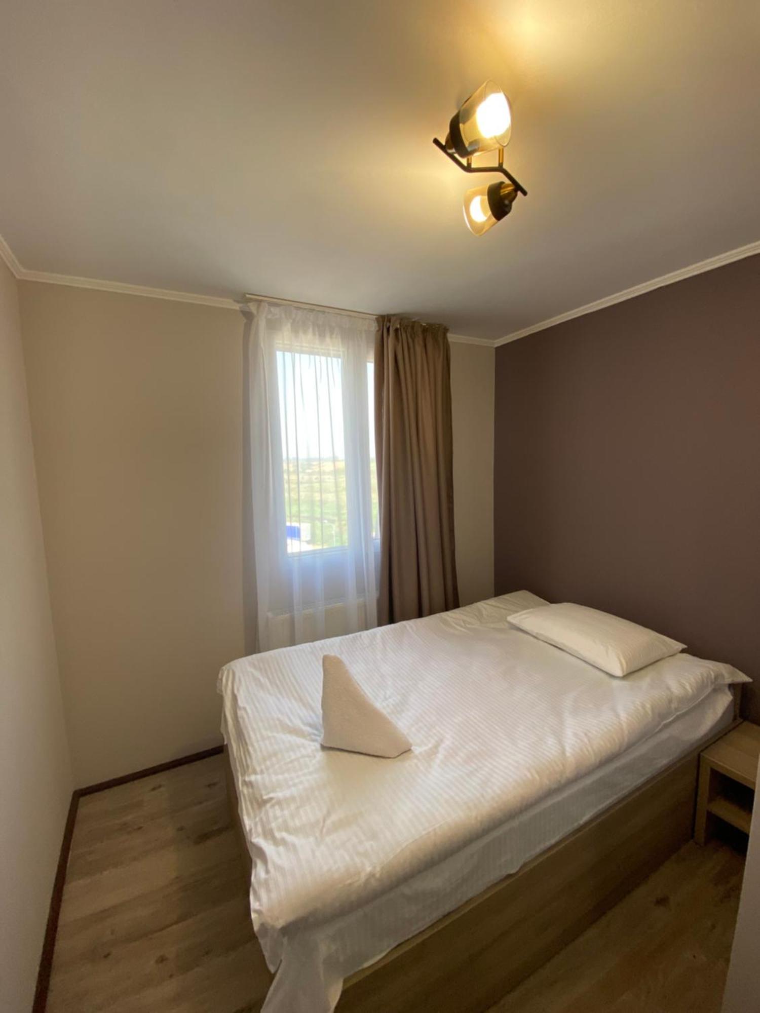Autopark Hotel Lviv Exteriör bild